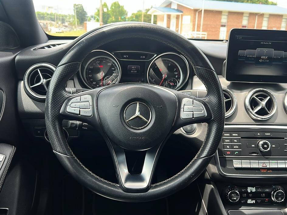 Mercedes-BenzCLA13
