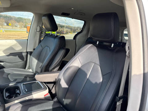 2024 Chrysler Pacifica Touring L