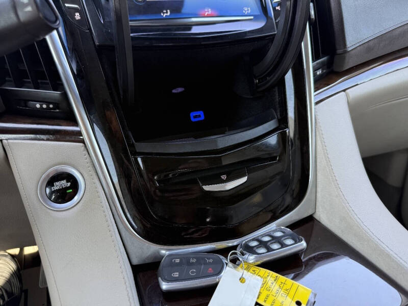 2017 Cadillac Escalade Luxury