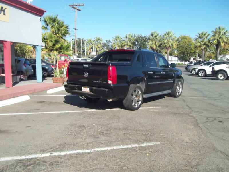 2007 Cadillac Escalade EXT Base photo 8