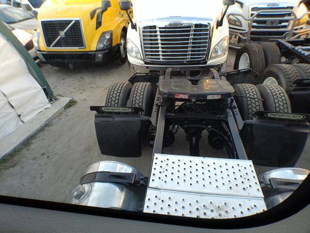 2016 Freightliner Cascadia