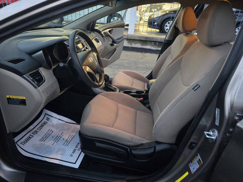 2014 Hyundai Elantra SE