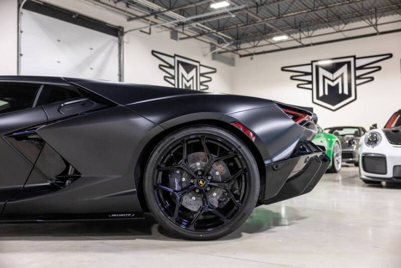 2025 Lamborghini Revuelto