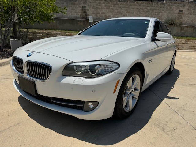 2013 BMW 5 Series 528i's photo