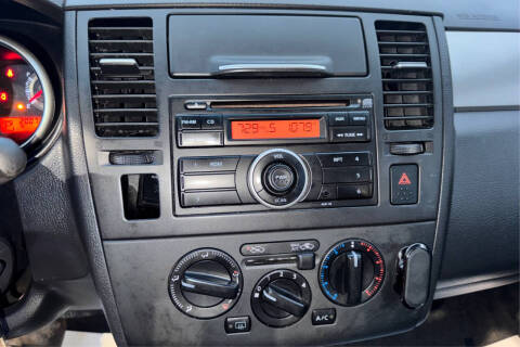 2011 Nissan Versa 1.8 S