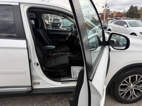 2016 Mitsubishi Outlander SE