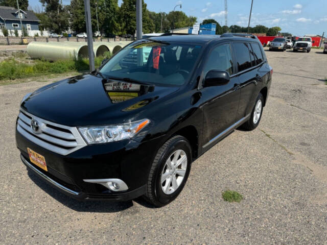 2013 Toyota Highlander for sale at BEST DEAL AUTO SALES in Moorhead, MN