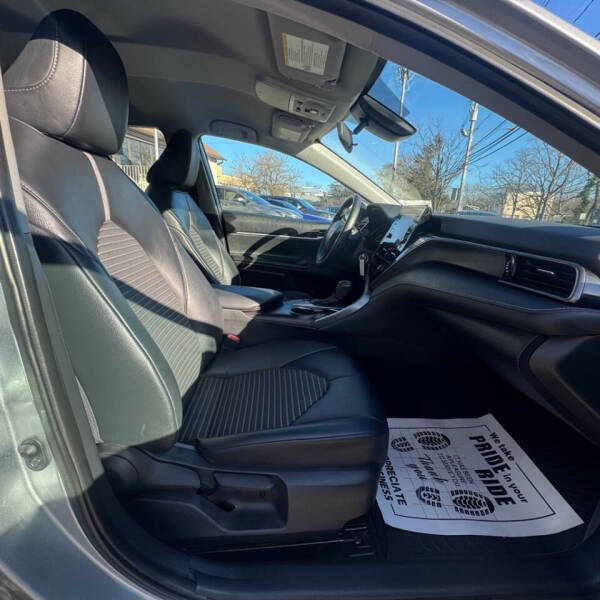 2022 Toyota Camry SE