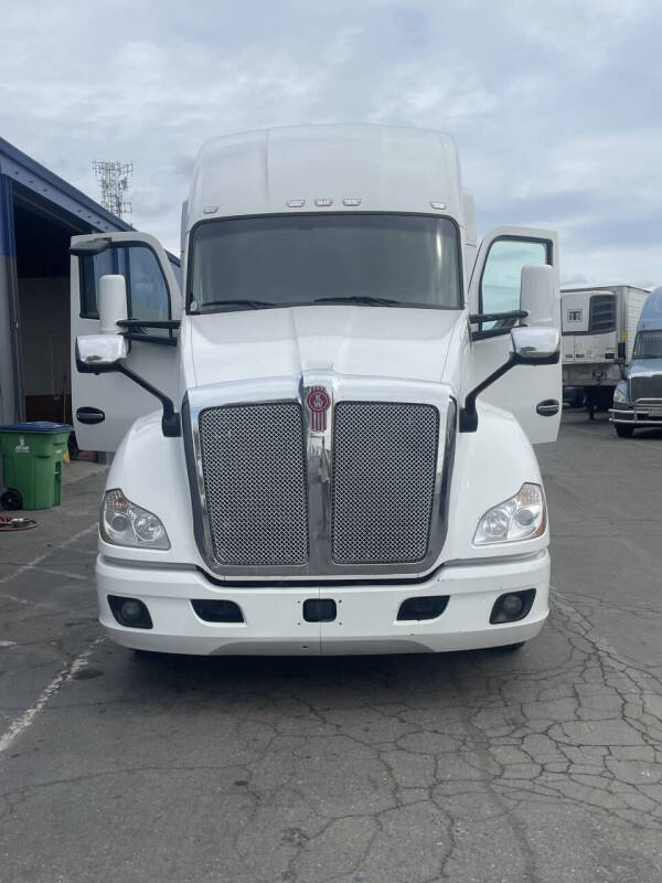2022 Kenworth T680