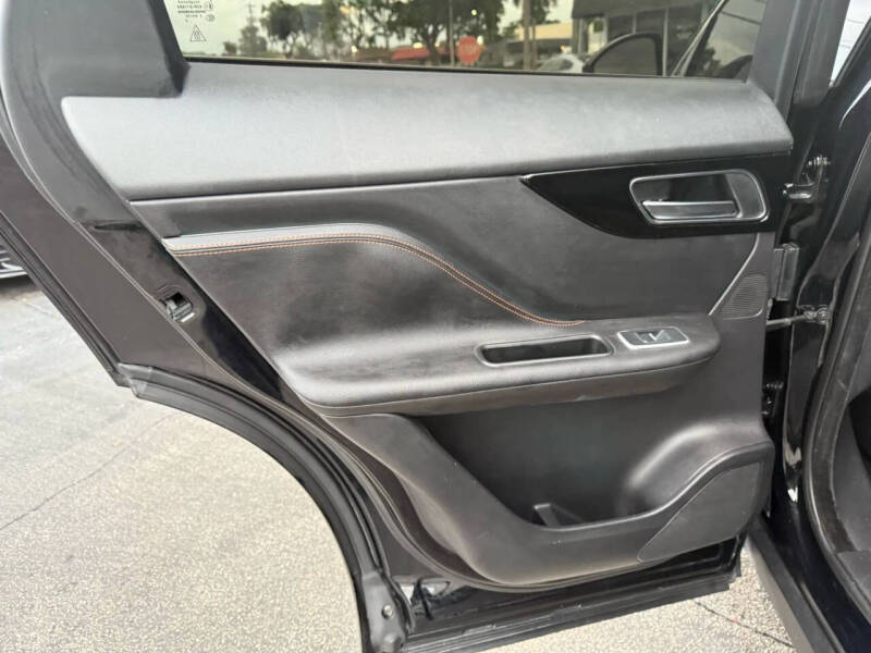 2020 Jaguar F-PACE 30t Prestige