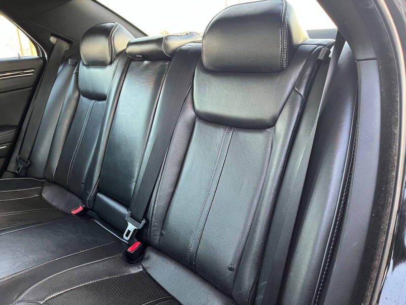 2014 Chrysler 300 C John Varvatos Limited Edition