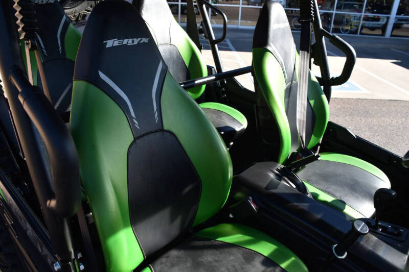 2022 Kawasaki Teryx4 S LE