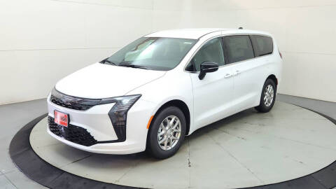 2027 Chrysler Pacifica Select