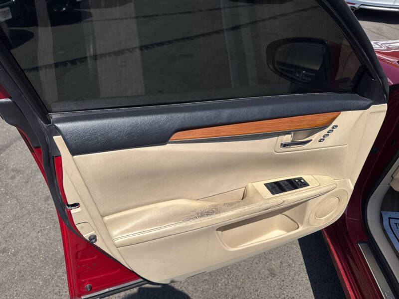 2014 Lexus ES 300h