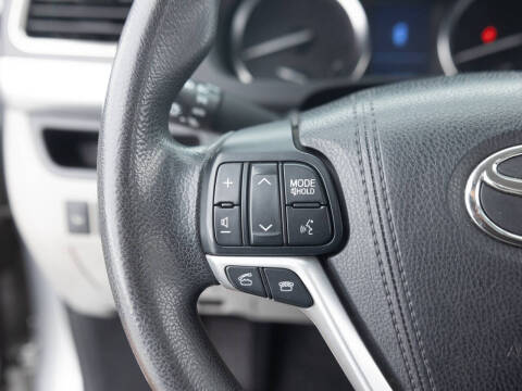 2016 Toyota Highlander LE