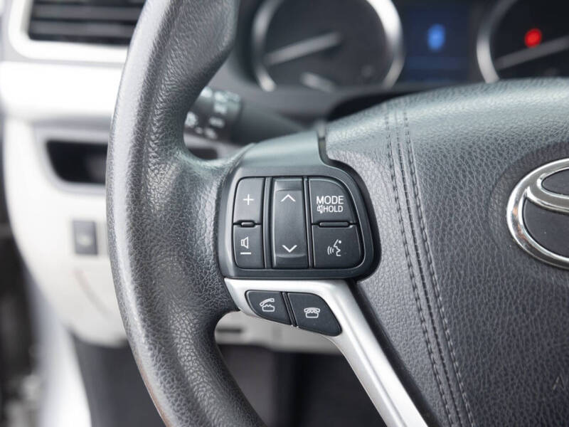 2016 Toyota Highlander LE