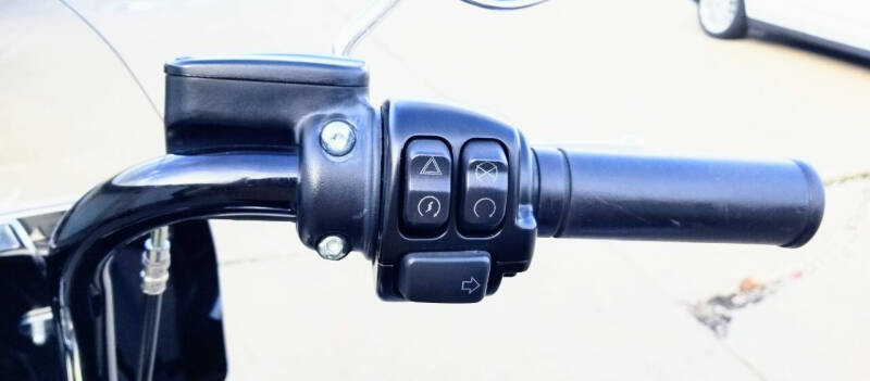 2019 Harley-Davidson FLHCS