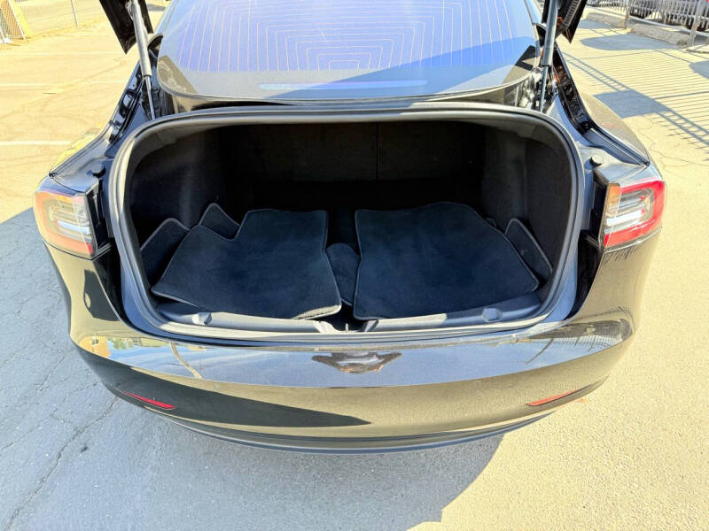 2018 Tesla Model 3 Long Range photo 11