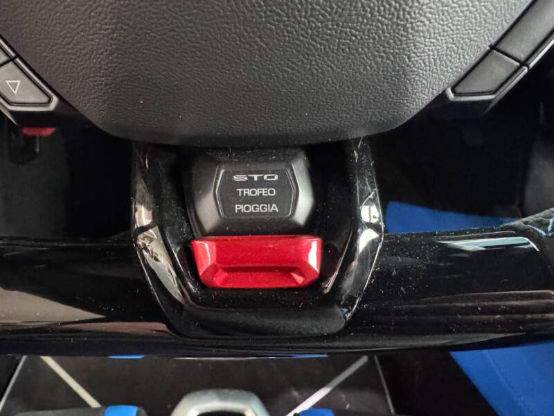 2023 Lamborghini Huracan STO