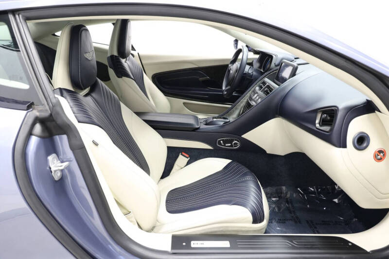 2019 Aston Martin DB11 V8