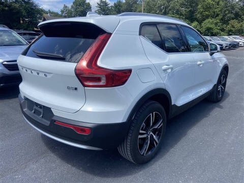 2025 Volvo XC40 B5 Core Bright Theme