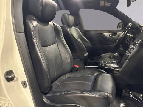 2015 Infiniti QX70