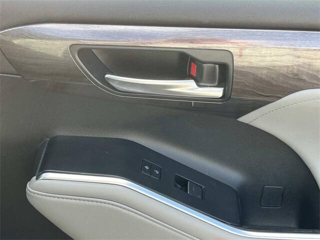 2022 Toyota Highlander Platinum