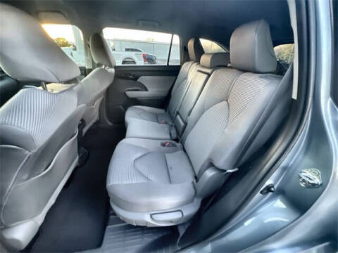 2021 Toyota Highlander LE