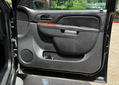 2013 Chevrolet Avalanche LS Black Diamond