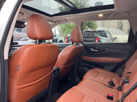 2017 Nissan Rogue SL
