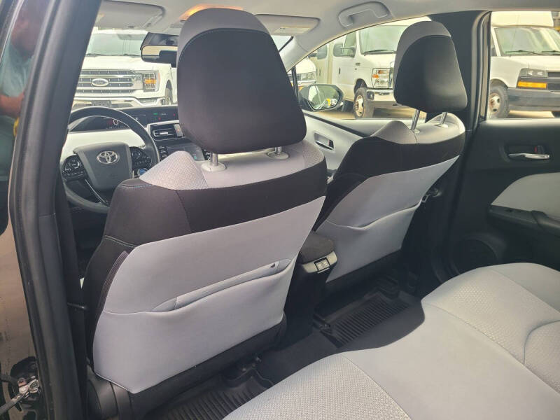 2022 Toyota Prius L Eco