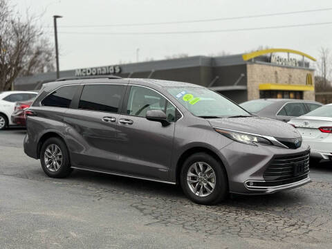 2021 Toyota Sienna XLE 8-Passenger