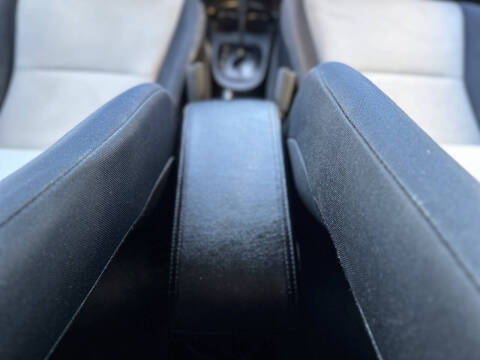 2012 Toyota Yaris 3-Door LE