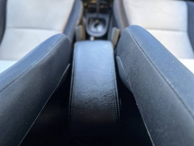 2012 Toyota Yaris 3-Door LE