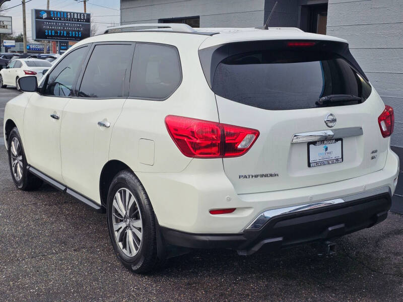 2018 Nissan Pathfinder SV
