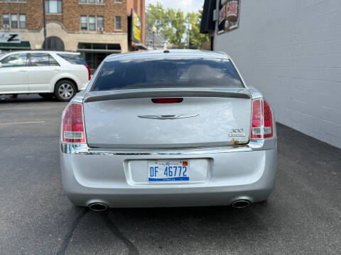 2012 Chrysler 300 Limited