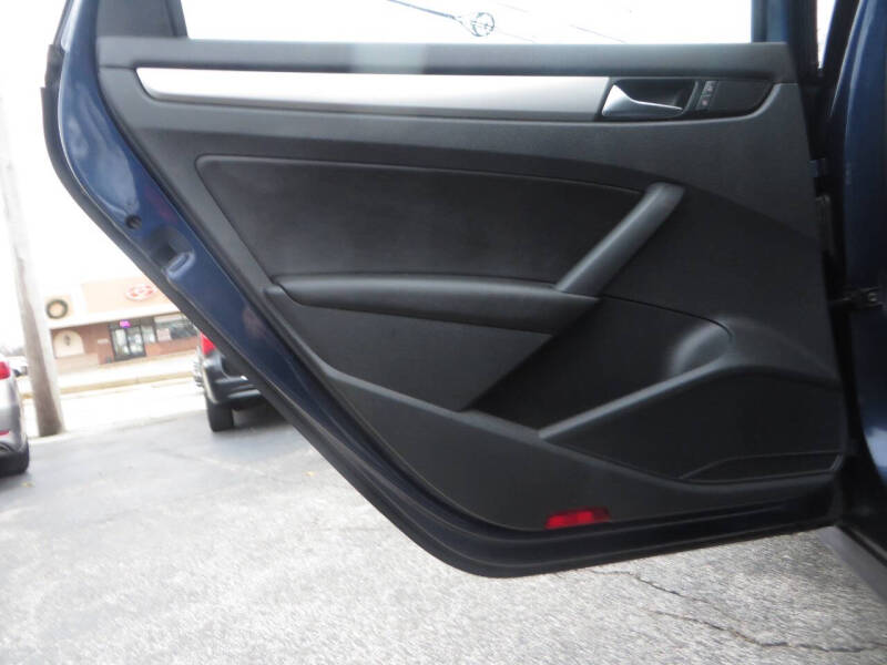 2015 Volkswagen Passat 1.8T Wolfsburg Edition