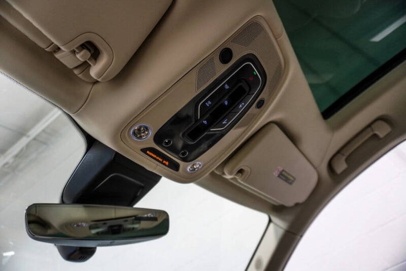 2023 Bentley Bentayga Azure V8