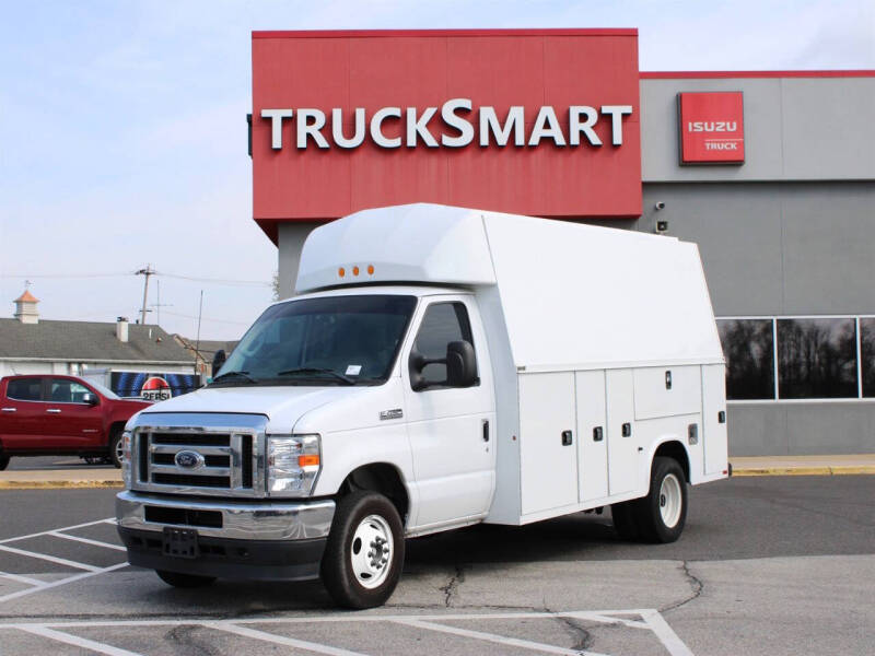 2024 Ford E-450