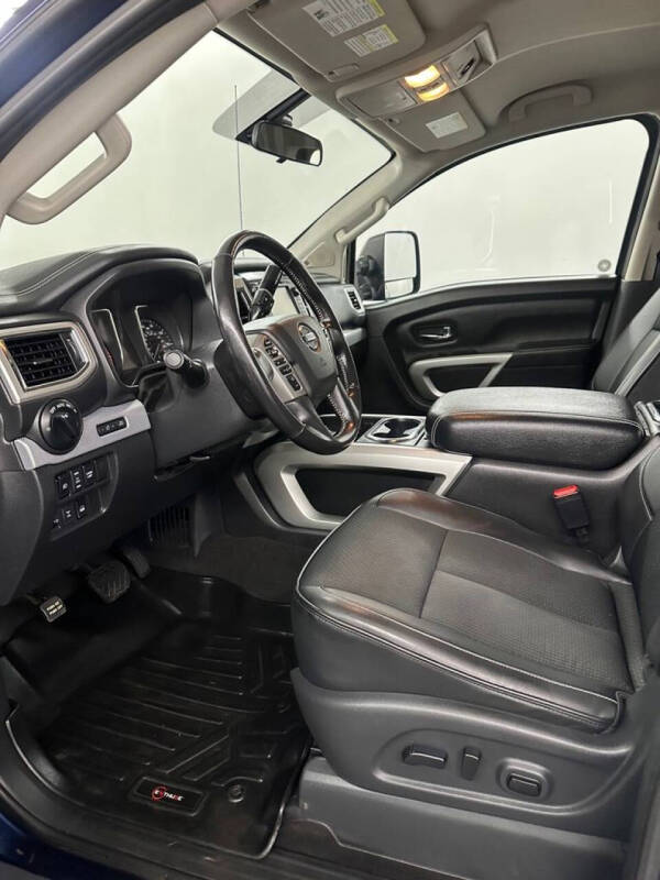 2018 Nissan Titan SV