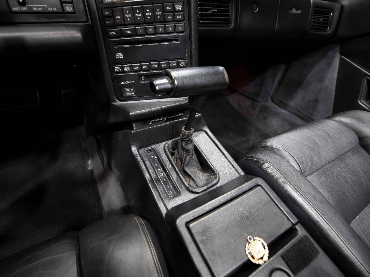 1992 Cadillac Allante 38
