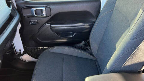 2025 Jeep Gladiator NightHawk