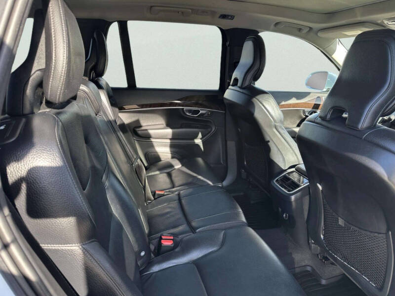 2019 Volvo XC90 T6 Momentum