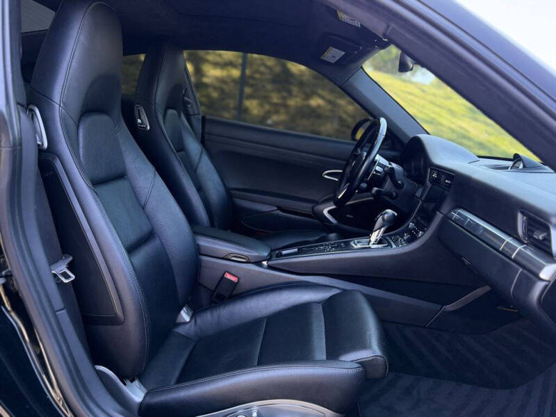 2019 Porsche 911 Carrera 4