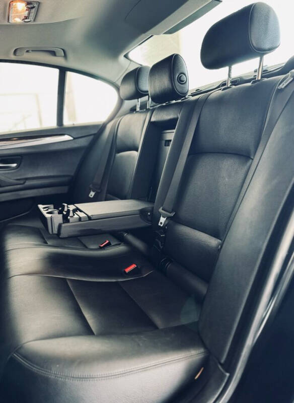 2015 BMW 5 Series 528i