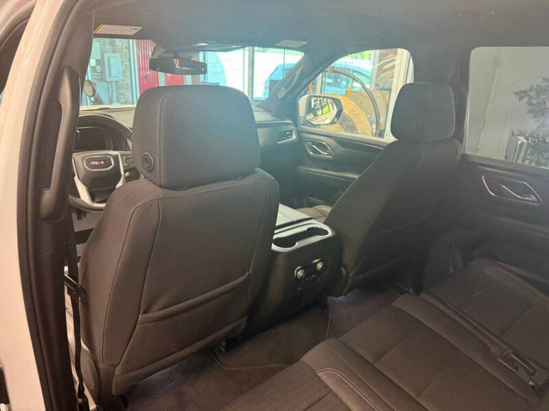 2024 GMC Yukon XL SLE