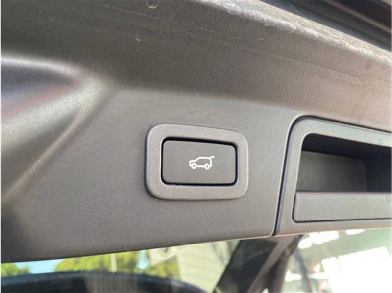 2019 Land Rover Range Rover Velar P250 R-Dynamic SE