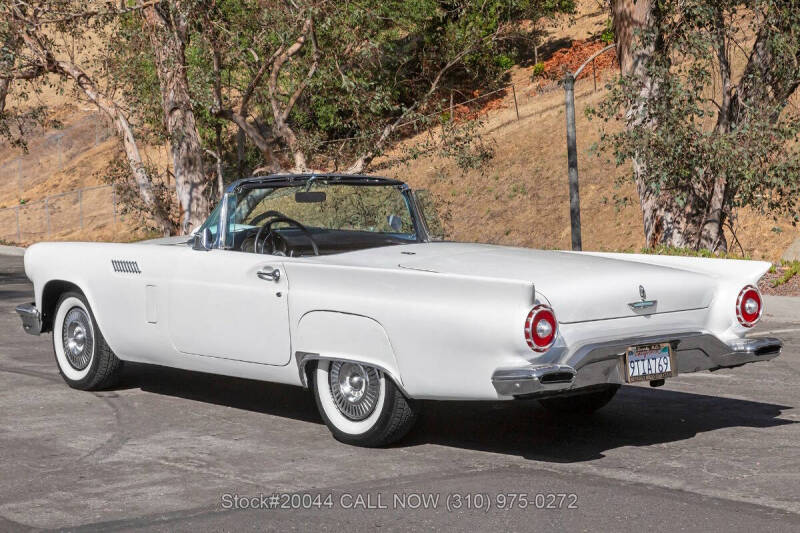 1957 Ford Thunderbird