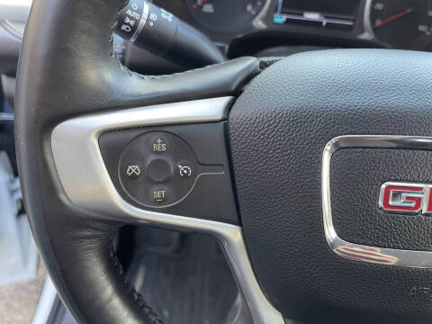 2017 GMC Acadia SLE-2