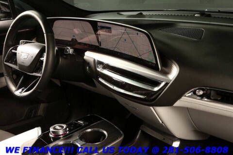 2024 Cadillac LYRIQ Luxury 1